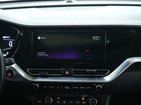 Used 2022 Kia Niro Touring Special Edition image 15