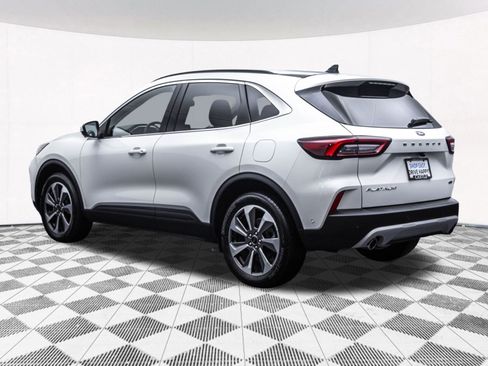 Used 2024 Ford Escape Platinum w/ Premium Technology Package image 9