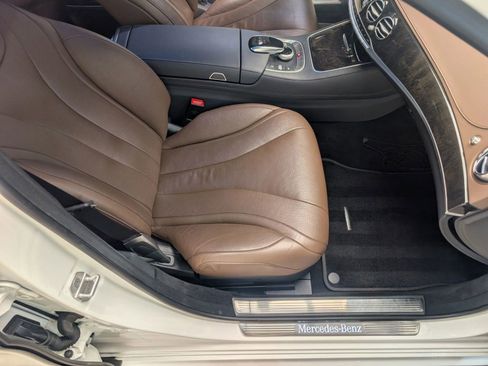 Used 2017 Mercedes-Benz S 550 Sedan image 31
