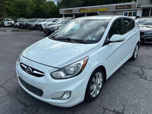 Used 2013 Hyundai Accent SE FWD image 4
