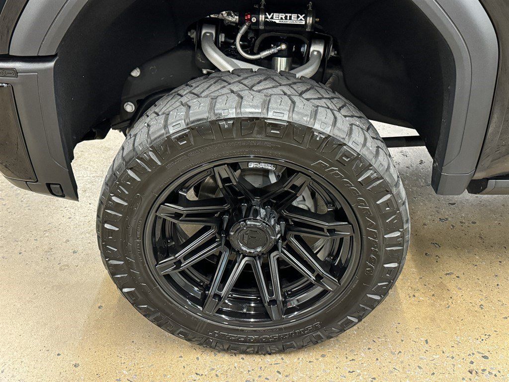Used 2024 GMC Sierra 2500 AT4 w/ AT4 Premium Plus Package AWD/4WD image 7