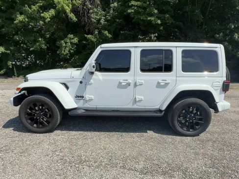 Used 2021 Jeep Wrangler Unlimited Sahara AWD/4WD image 5