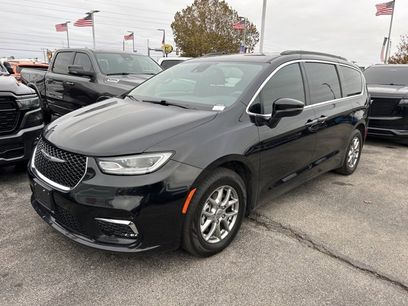 Used 2022 Chrysler Pacifica Touring