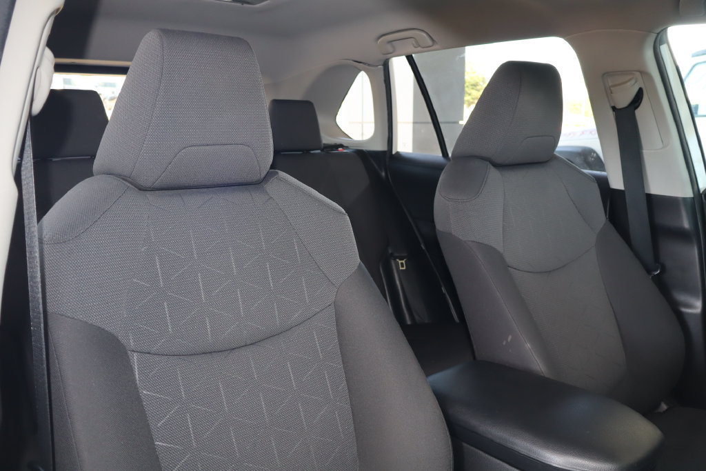 Used 2020 Toyota RAV4 XLE FWD image 41