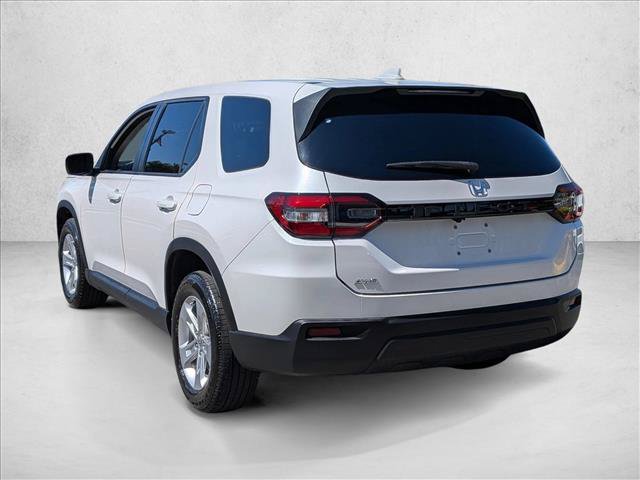 Used 2023 Honda Pilot LX image 7