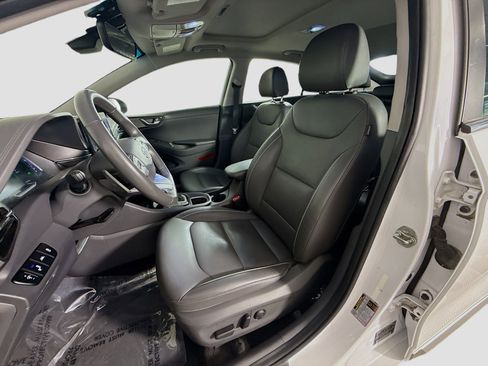 Used 2020 Hyundai Ioniq Limited image 22