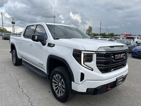 Used 2022 GMC Sierra 1500 AT4 w/ AT4 Premium Package image 2