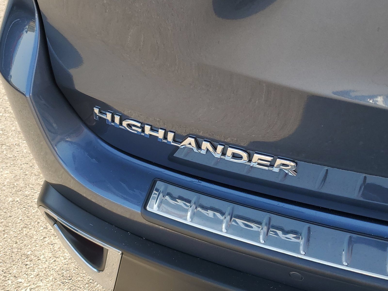 Used 2018 Toyota Highlander Limited AWD/4WD image 7