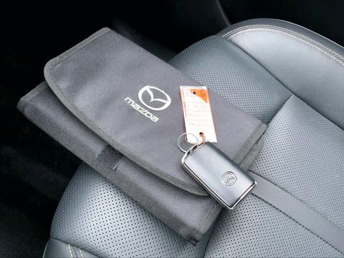 Used 2024 MAZDA CX-90 Plug-In Hybrid w/ Premium Pkg image 15