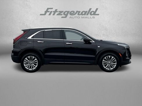 Used 2024 Cadillac XT4 Premium Luxury image 3