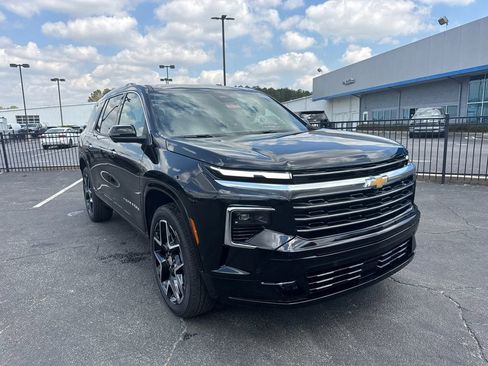 New 2026 Chevrolet Traverse High Country w/ LPO, Floor Liner Package FWD image 4