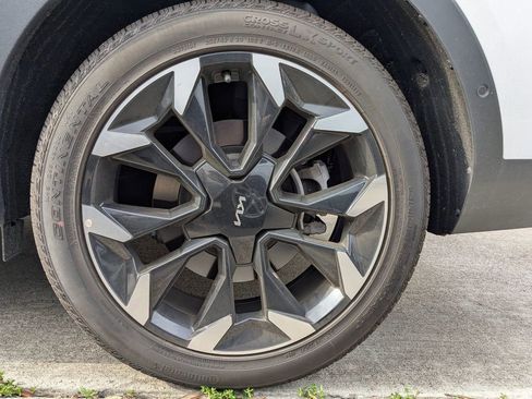 Used 2025 Kia Sorento SX image 8