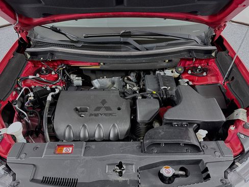 Used 2019 Mitsubishi Outlander SEL image 31