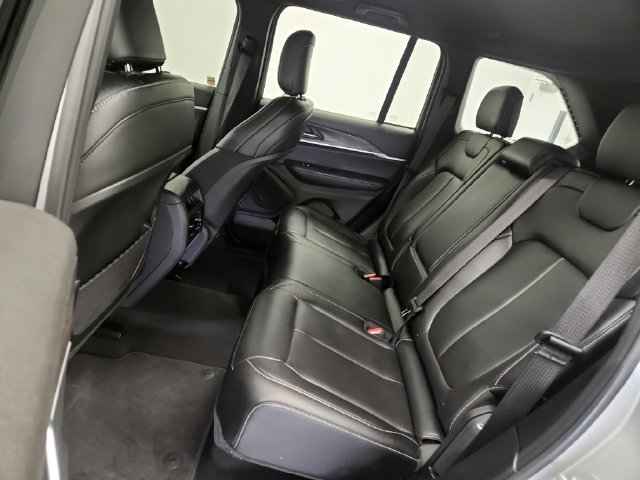 Used 2025 Jeep Grand Cherokee Limited RWD image 14