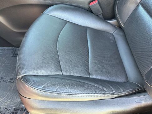 Used 2021 Chevrolet Equinox LT image 27