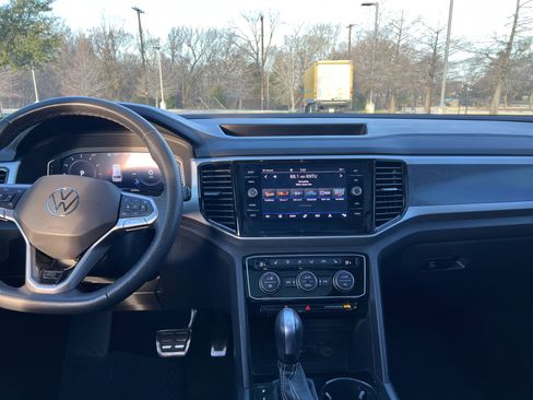 Used 2023 Volkswagen Atlas SEL R-Line image 29