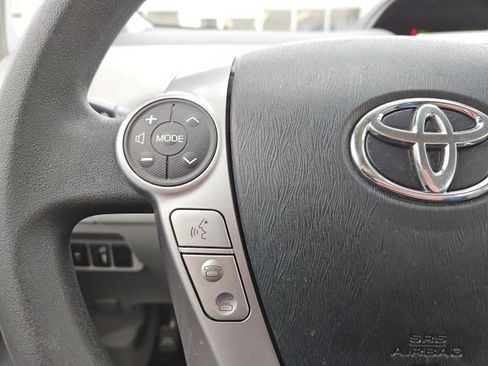 Used 2015 Toyota Prius V Five image 30