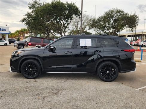 Used 2023 Toyota Highlander XSE image 4