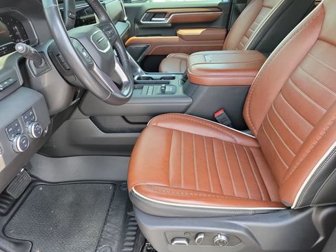 Used 2025 GMC Sierra 2500 Denali Ultimate w/ Max Trailering Package AWD/4WD image 11