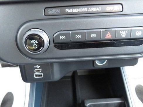 New 2025 Ford Maverick XL image 14