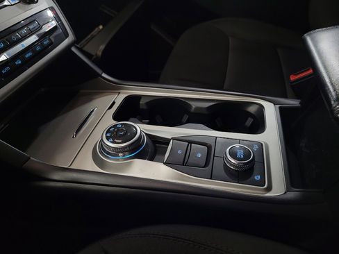 Used 2022 Ford Explorer XLT image 26