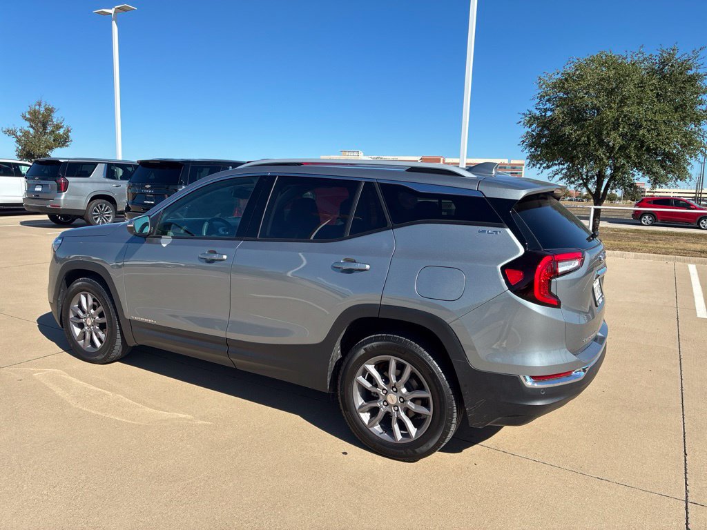 Used 2024 GMC Terrain SLT w/ Tech Package AWD/4WD image 3