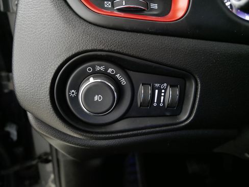 Used 2020 Jeep Renegade Trailhawk w/ Cold Weather Group image 26