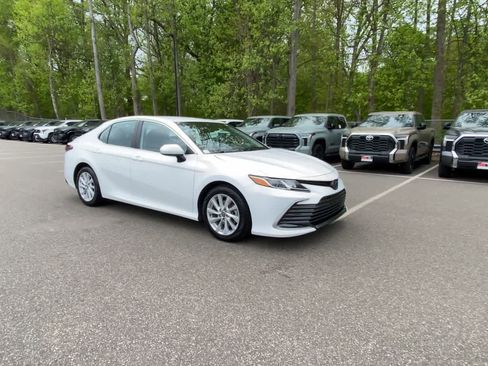 Used 2023 Toyota Camry LE FWD image 2