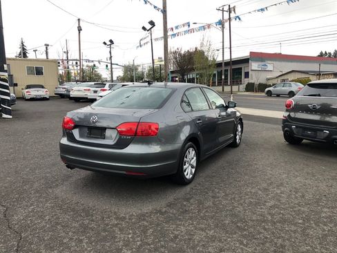 Used 2012 Volkswagen Jetta SE image 4
