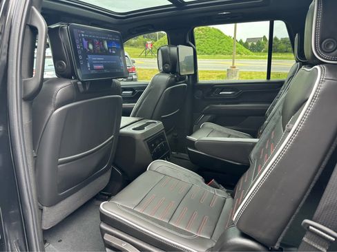 Used 2026 GMC Yukon AT4 Ultimate AWD/4WD image 12