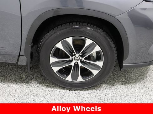Used 2020 Toyota Highlander XLE image 5