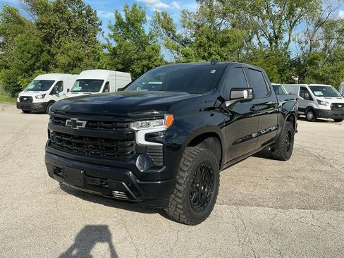 Used 2024 Chevrolet Silverado 1500 RST w/ Convenience Package II AWD/4WD image 2