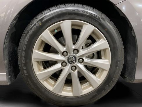 Used 2018 Toyota Camry LE image 19