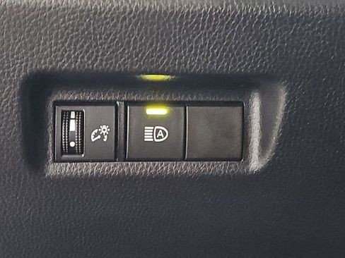 Used 2022 Toyota RAV4 XLE image 18