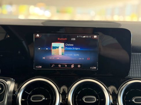 Used 2020 Mercedes-Benz GLB 250 image 30