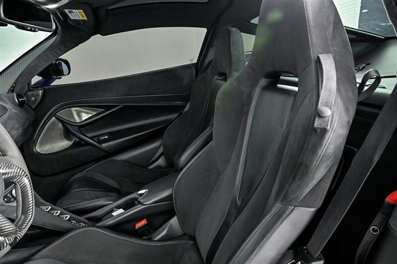 Used 2018 McLaren 720S RWD image 22