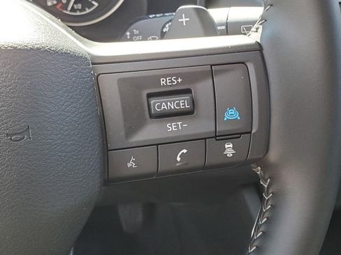 Certified 2025 Nissan Rogue SV image 21