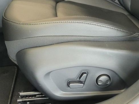 New 2025 Jeep Compass Limited w/ Sun & Sound Group image 17