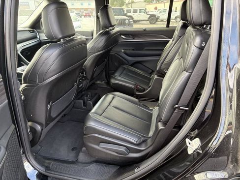 Used 2024 Jeep Grand Cherokee L Limited w/ Luxury Tech Group II image 12