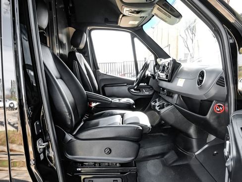 Used 2021 Mercedes-Benz Sprinter 3500 image 28