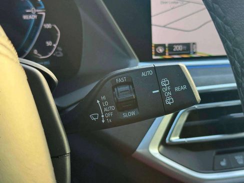 Used 2022 BMW X5 xDrive45e w/ Climate Comfort Package image 36