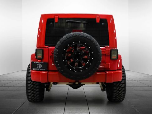 Used 2012 Jeep Wrangler Unlimited Sahara w/ Connectivity Group image 9