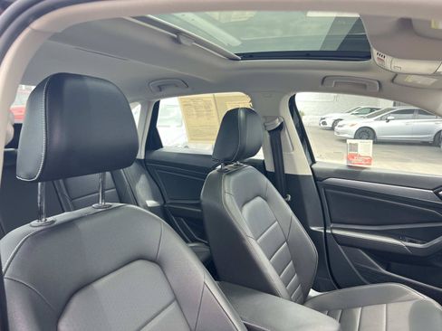 Certified 2024 Volkswagen Jetta SE FWD image 29