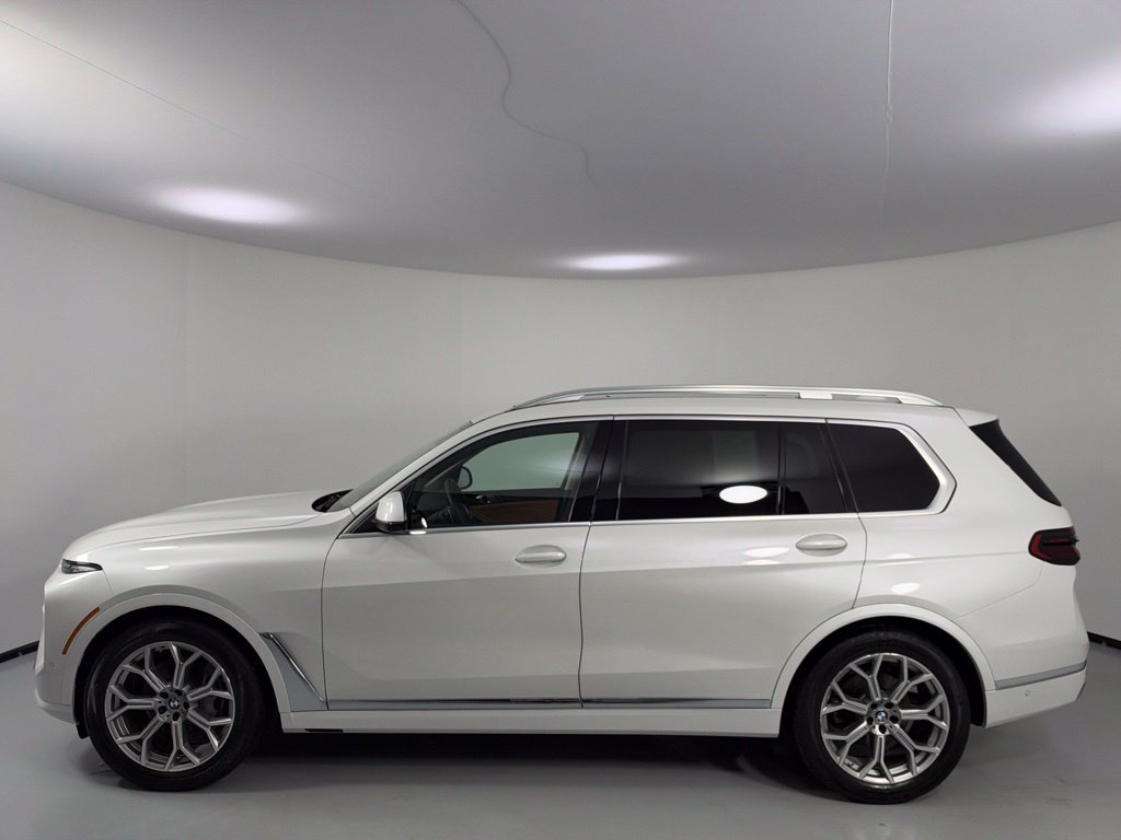 Used 2024 BMW X7 xDrive40i AWD/4WD image 4