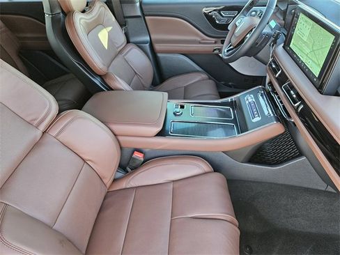 New 2026 Lincoln Aviator Reserve w/ Luxury Package image 13