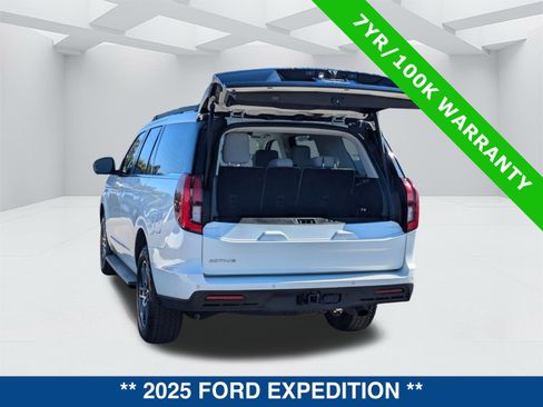 Certified 2025 Ford Expedition Active image 13