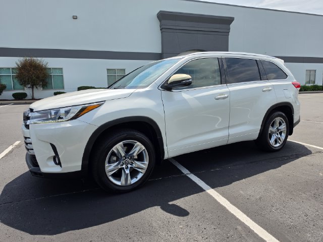 Used 2018 Toyota Highlander Limited AWD/4WD image 12