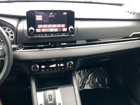 Used 2022 Mitsubishi Outlander ES image 11