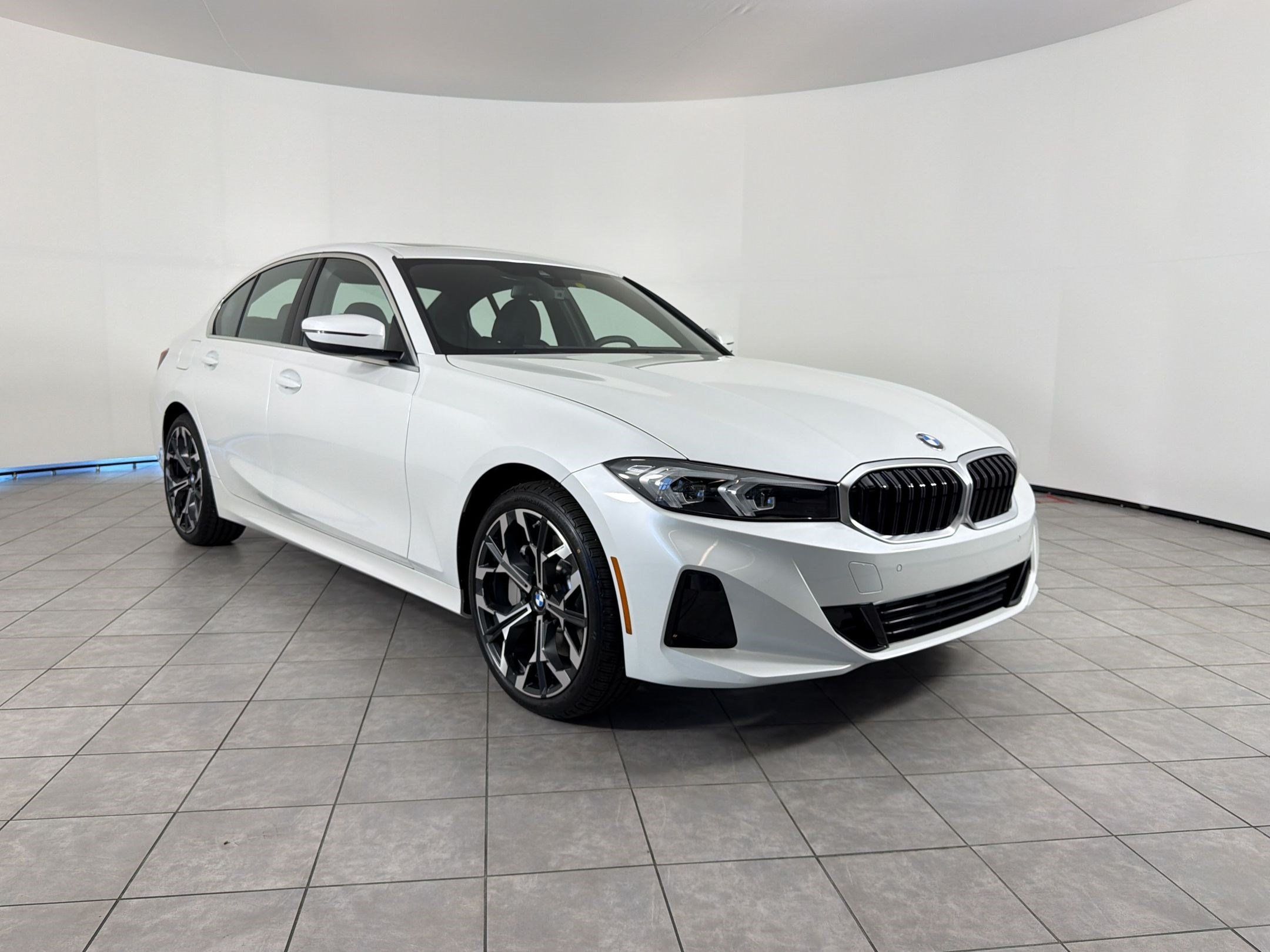Used 2026 BMW 330i Sedan w/ Premium Package RWD image 7