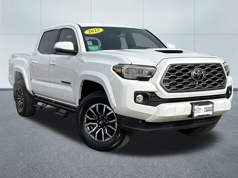 Used 2023 Toyota Tacoma TRD Sport w/ Technology Package image 35